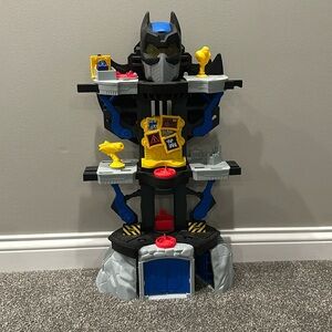 Fisher Price Imaginext DC Super Friends Batman Playset Transforming Batcave